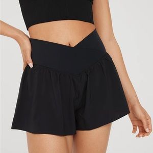 OFFLINE By Aerie Real Me Crossover Flowy Short - Black - Medium